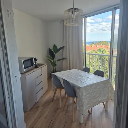 Cosy A Trois Minutes La Апартаменты Фрежюс
